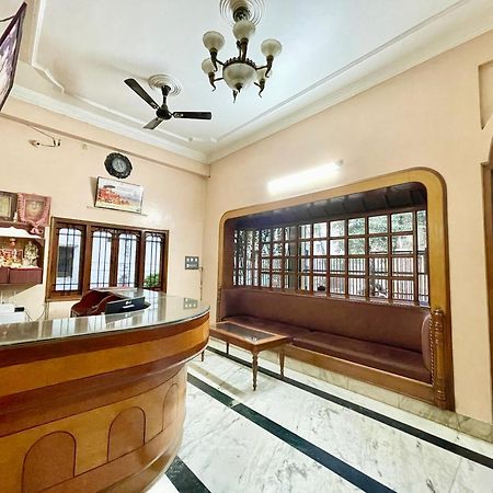 Hotel Shivam ! Varanasi होटल शिवम హోటల్ శివం ஹோட்டல் சிவம் Foreigner'S Choice ! Fully Air-Conditioned Hotel With Lift & Parking Availability, Near Kashi Vishwanath Temple, And Ganga Ghat, Best Hotel In Varanasi 2 Eksteriør billede