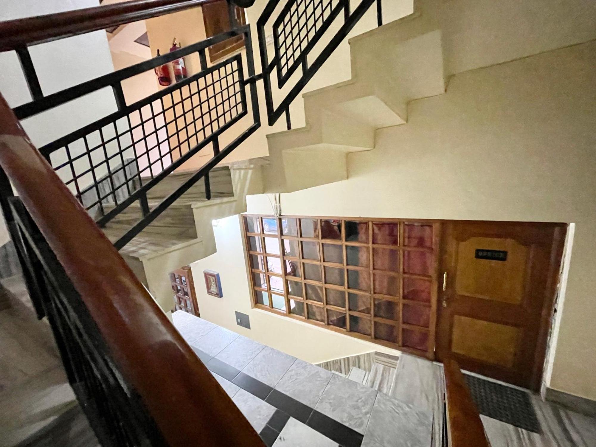 Hotel Shivam ! Varanasi होटल शिवम హోటల్ శివం ஹோட்டல் சிவம் Foreigner'S Choice ! Fully Air-Conditioned Hotel With Lift & Parking Availability, Near Kashi Vishwanath Temple, And Ganga Ghat, Best Hotel In Varanasi 2 Eksteriør billede