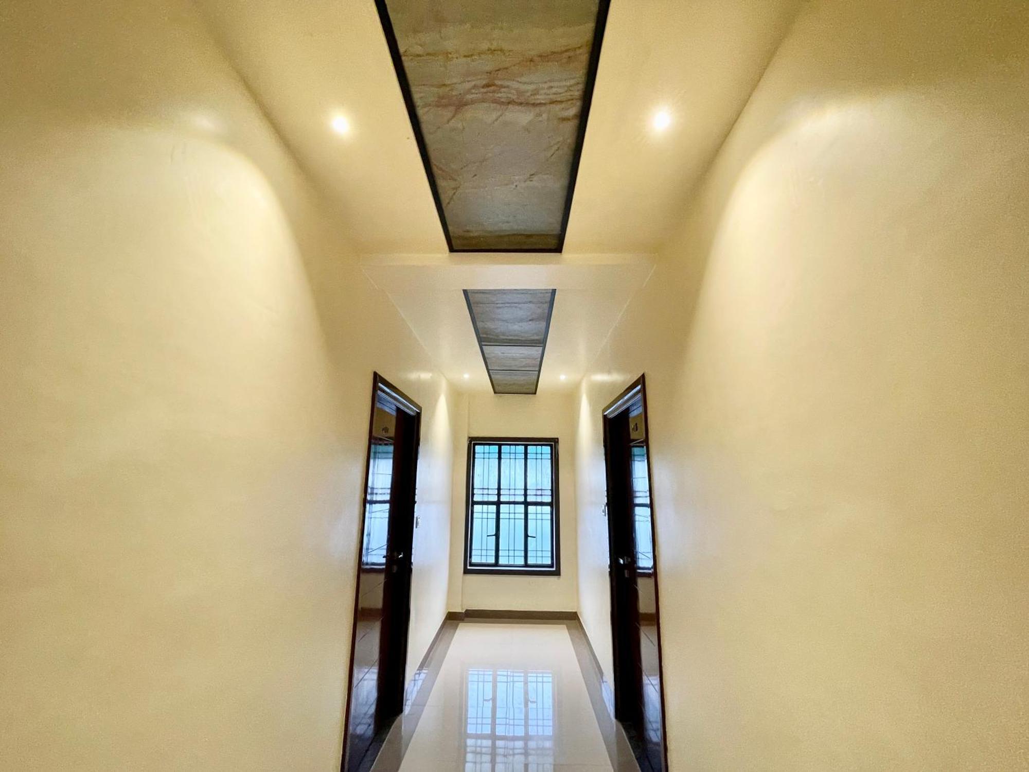 Hotel Shivam ! Varanasi होटल शिवम హోటల్ శివం ஹோட்டல் சிவம் Foreigner'S Choice ! Fully Air-Conditioned Hotel With Lift & Parking Availability, Near Kashi Vishwanath Temple, And Ganga Ghat, Best Hotel In Varanasi 2 Eksteriør billede
